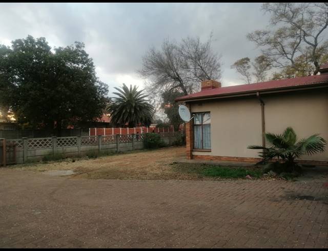 7 BEDROOM HOUSE FOR SALE IN VANDERBIJLPARK CE 5